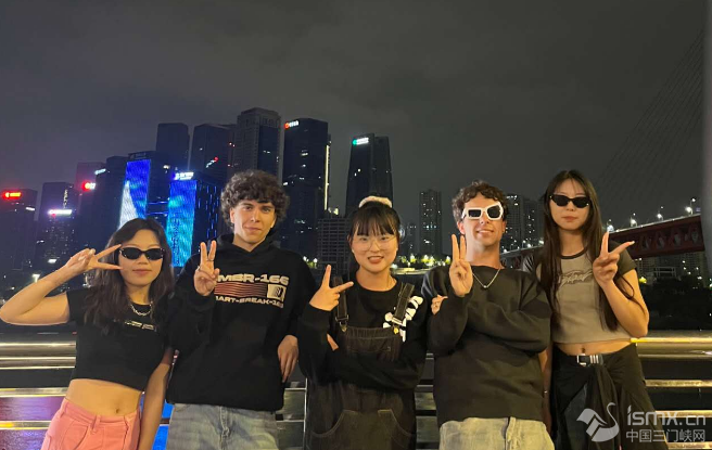 Julio���Ҷ��������т�?c��)��ؑc���¶��ĺ�Ӱ�����L�߹��D