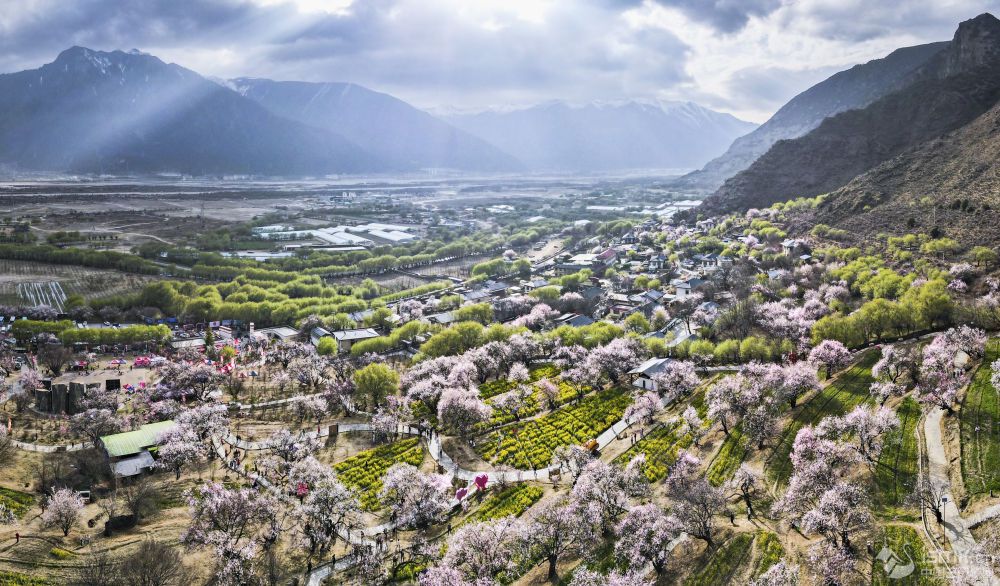 �������һ����o�˙C��Ƭ����������o�����ع�·�����Q�����ء��һ���һ�塱���DƬ��Դ ���A��